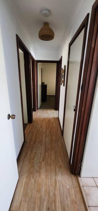 Abbey Beach Cottage Басселтон Экстерьер фото